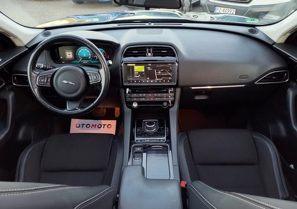 Jaguar F-Pace cena 109000 przebieg: 145000, rok produkcji 2017 z Swarzędz małe 742
